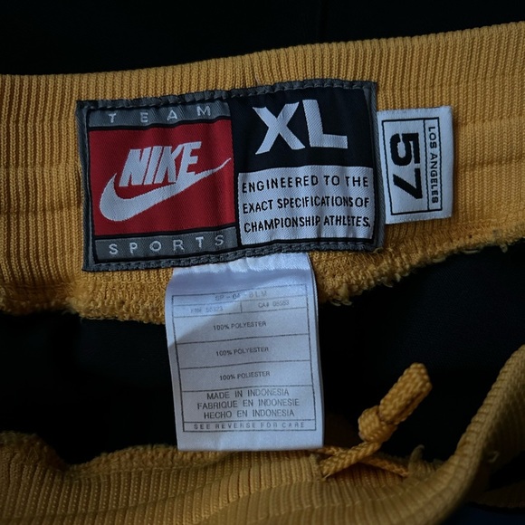 -VTG Los Angeles Lakers NIKE '57 Black Retro Rewind Warmup Pants Men's
-Size XL - Picture 2 of 6